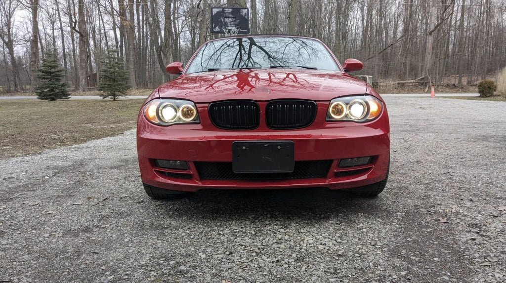 Calandre Double Barre Noire Brillante – BMW Série 1 E81 E87 E82 E88 (2004-2011) HushBimmer