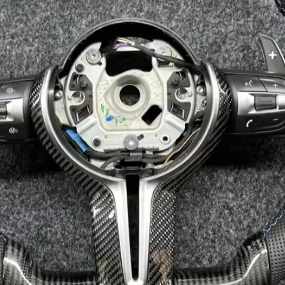 Volant en Carbone  – BMW F30 F10 F31 F20 F25 F22 F36 F33 F32 F80 F82 F11 F18 F01 F90 E90 HushBimmer