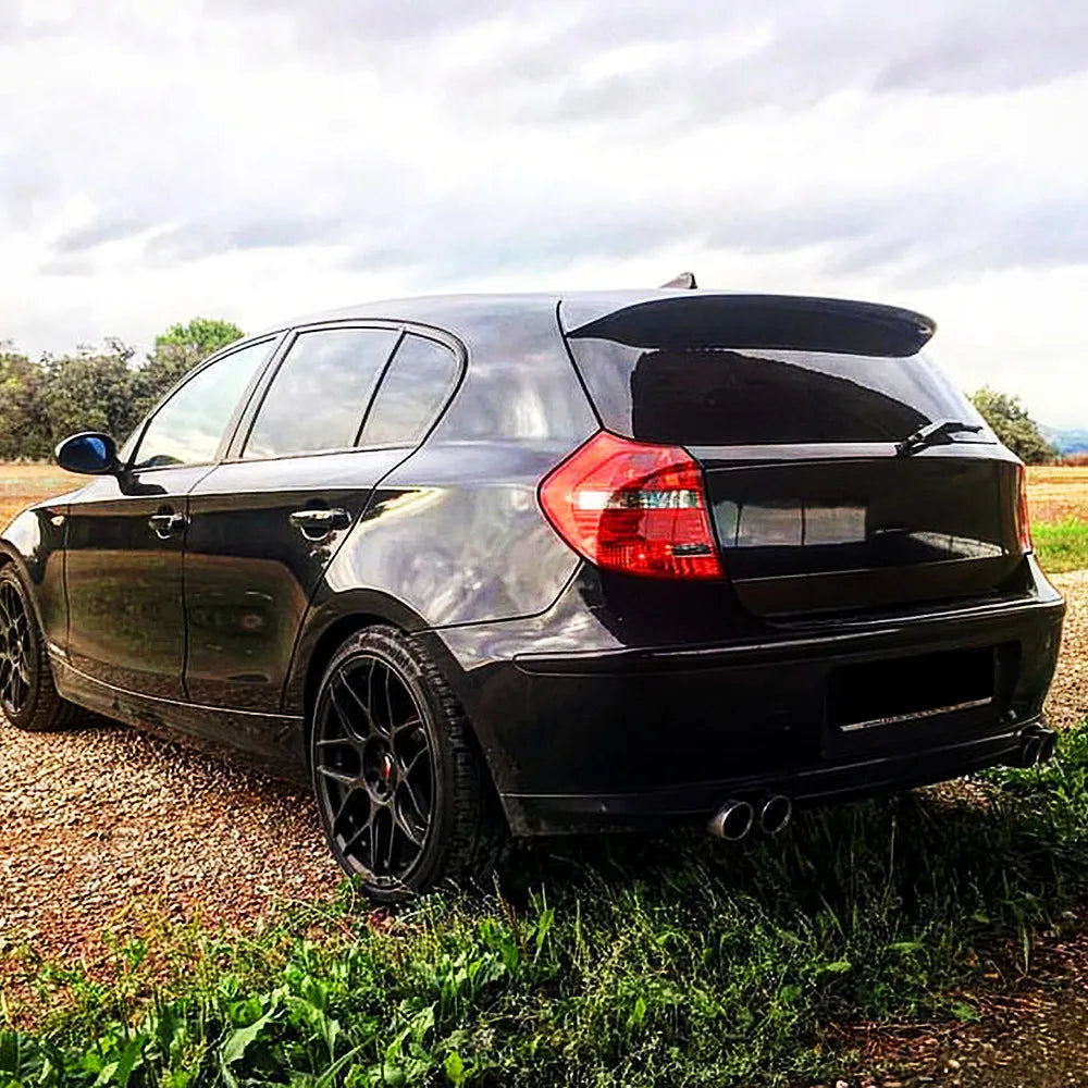 Becquet Coffre ABS – BMW Série 1 E87 (2004–2012) – Style M Performance – Noir Brillant HushBimmer