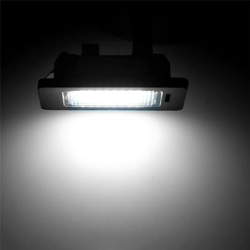 Paire de Feux de Plaque LED 6000K – BMW Série 1/3/5 E39 E60 E90 E91 E92 E93 E61 E70 HushBimmer