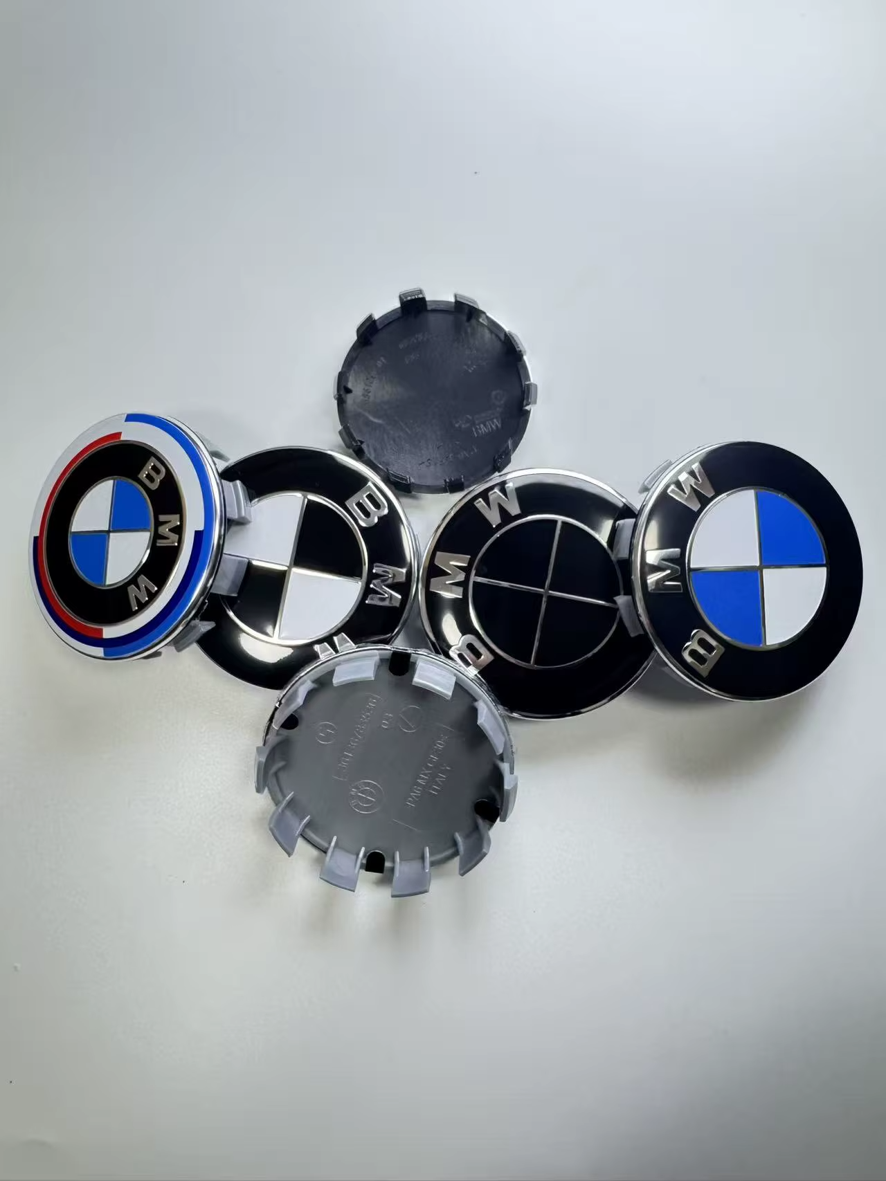 Cache-Moyeux BMW – Centre de Roue 56 mm / 68 mm (Set de 4) – Pour BMW X1, X2, X3, X4, X5, X6, X7, Série 3, 5, E36 à F30